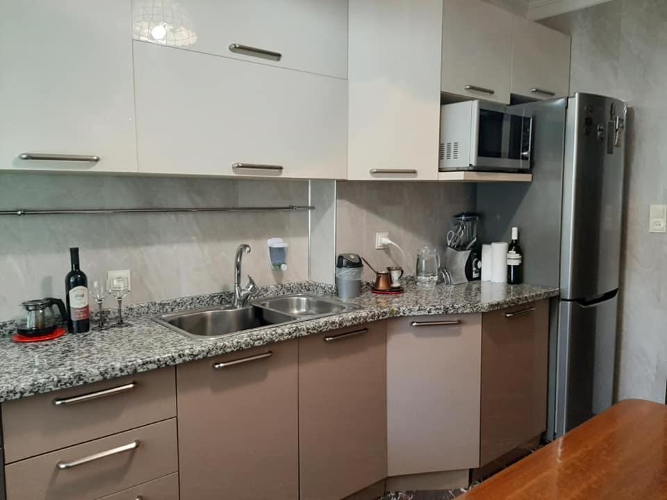 Apartment Жужуна Batumi Eksteriør billede